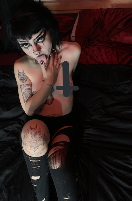 eyes onlyfans hot photos