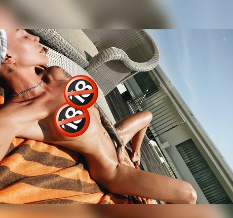 lesbian feet onlyfans art naked galleries