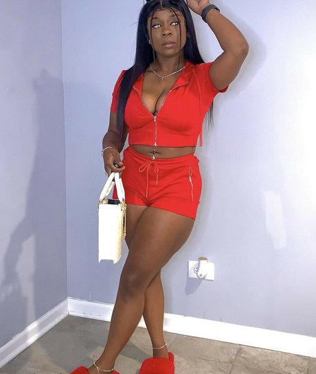 thick trixxx porn actress photo