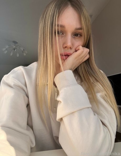 allinika hot model photos