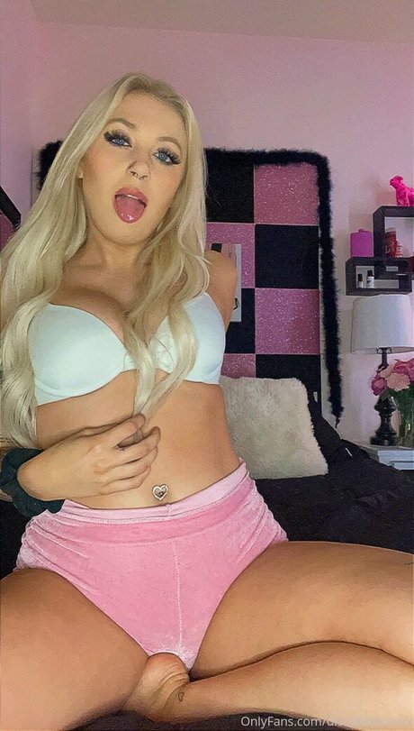 curvy girls onlyfans beautiful naked photo