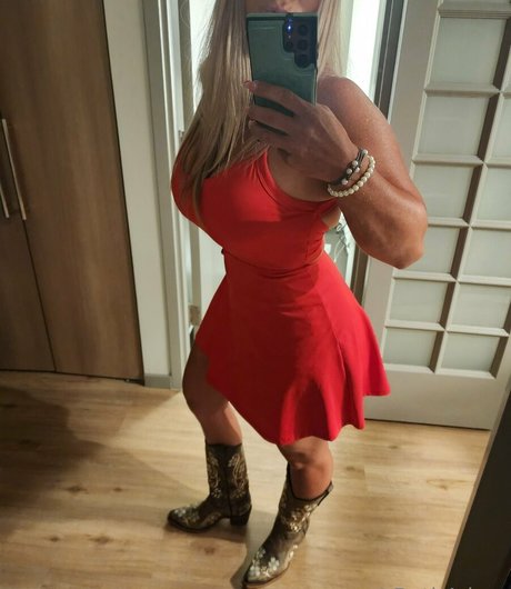 BethAdore pretty pornstar picture