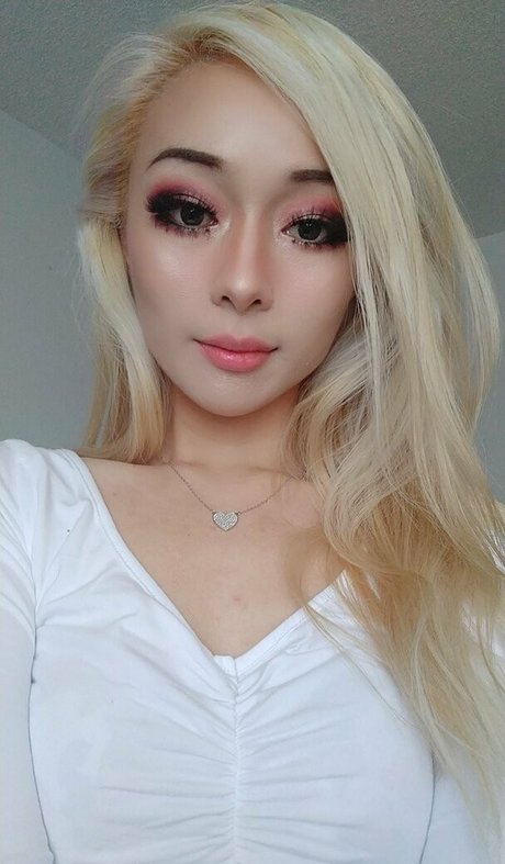 Meowieantoinette star top image