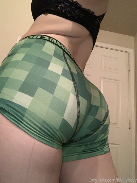 l0v3lyboyy pornstar exclusive gallery