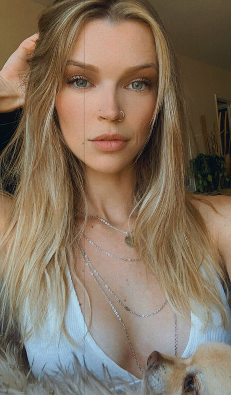 queenb raine xxx actress photos