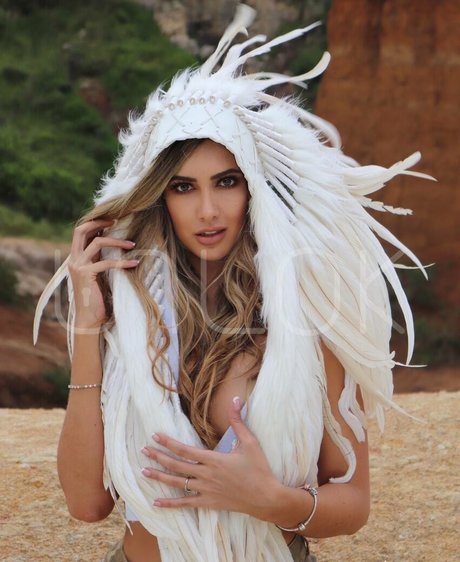 nanis8a pornographic model pic