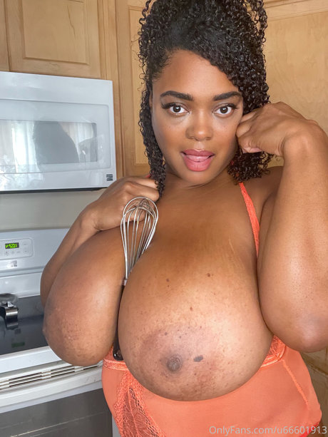 Nikky Dunes perfect pornstar pic