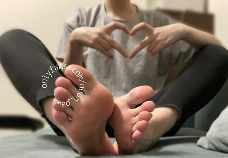 neon paws star sex pic