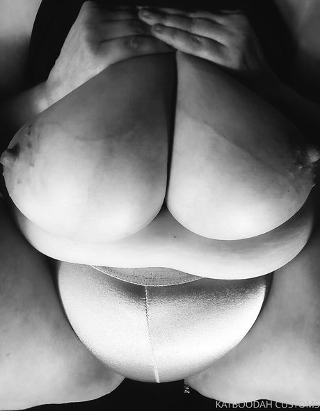 goddesskatboodah model erotic pic