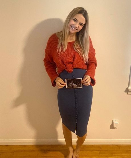 Bobbi Althoff perfect star photo