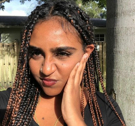 Nita Amari xxx actress gallery