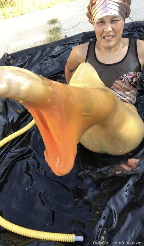 onnaloves Quick model image