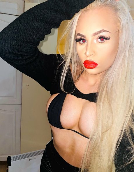 britishsquirt model adult img