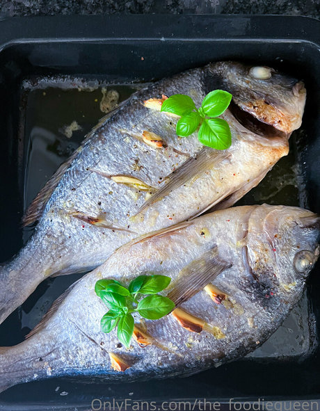 the foodiequeen model naked photos