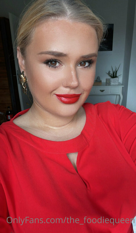 the foodiequeen exclusive actress photo