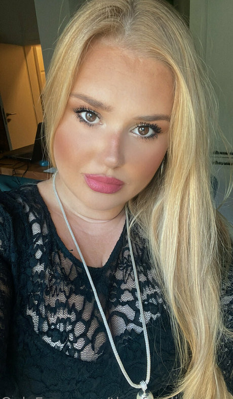 big tits blonde onlyfans free nude picture