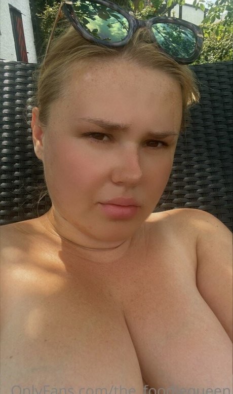 the foodiequeen model nice pics