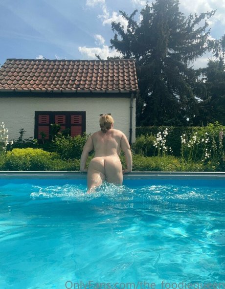 the foodiequeen model xxx photo