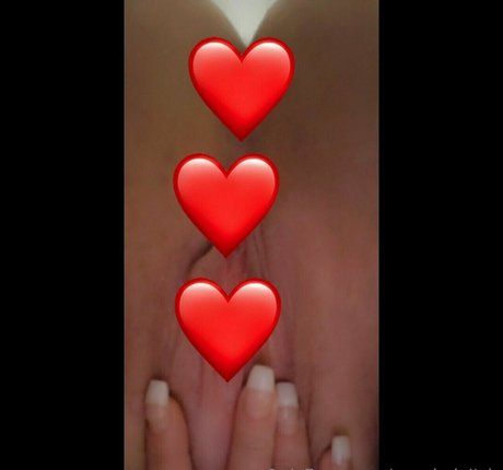 peachyleiigh model hot pics