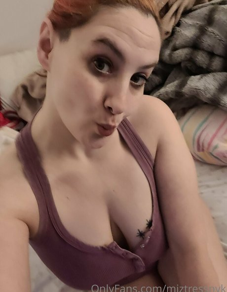 miztressnyk model pornographic galleries