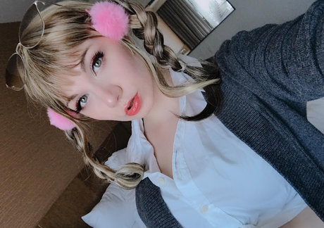 pinkharm model top photos