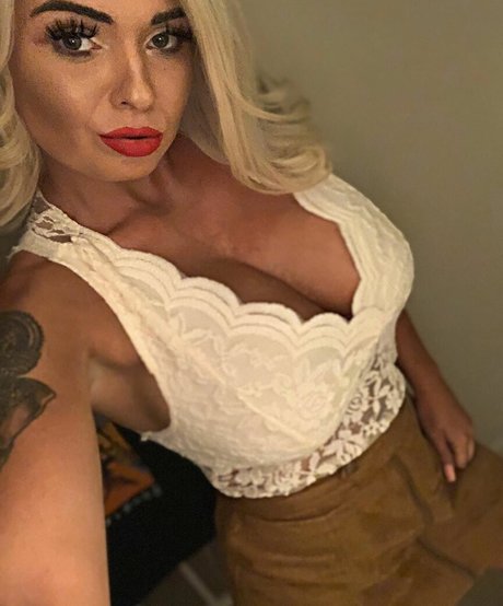 Tiffany White Quick model image