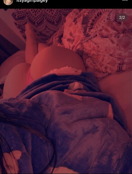 Itsyagirlpaigey star adult picture