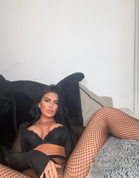 chalieparkes model erotic photos