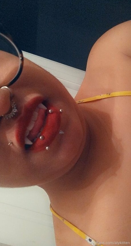 raeraejiggles xxx pornstar pics