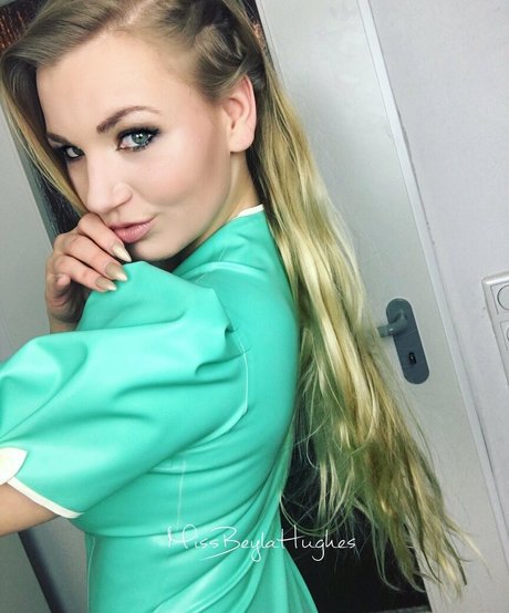 Beyla Hughes star nudes photos