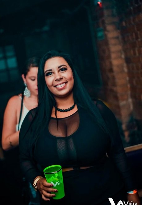 bi anchi00 nice actress pictures