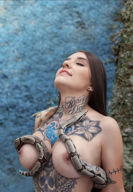 Aninha Buss sexy star gallery