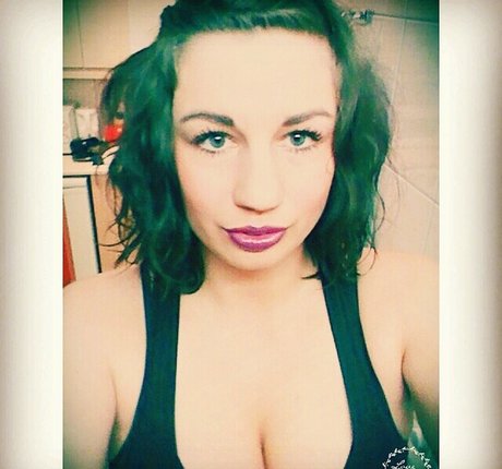 fuzyfruzsina free actress pic