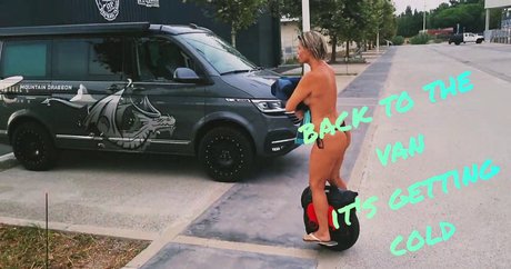 Gyrocopter Girl exclusive star photo