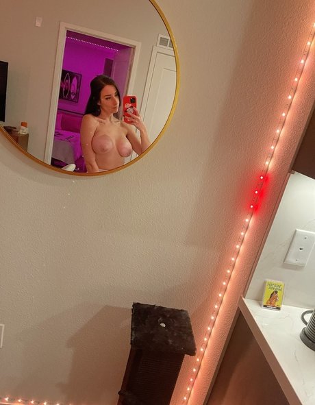 Steffanie Moyers beautiful star pic