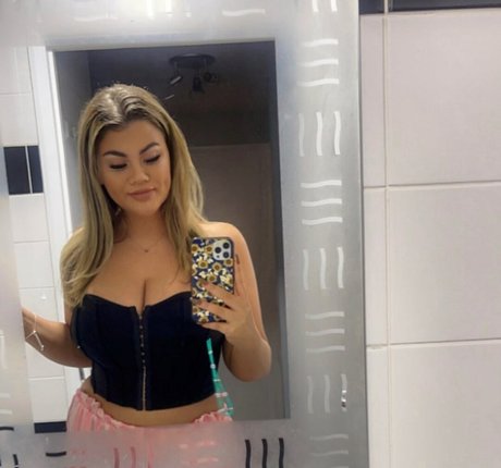 Molly Georgia Leach model sexy pics