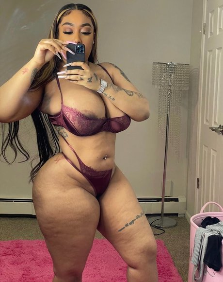 kinkykior hot star photos