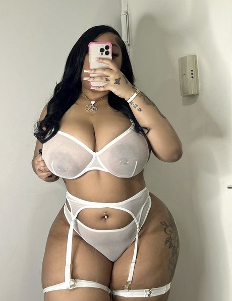 kinkykior pornstar photo