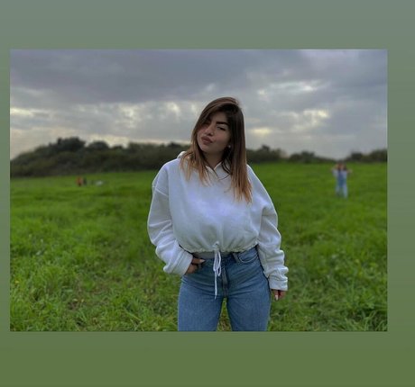 May Tehila Zafrani art model pic