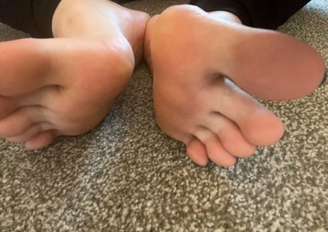 elliemaesfeet perfect pornstar pictures