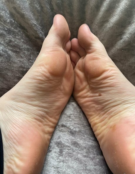 elliemaesfeet star sexy photos