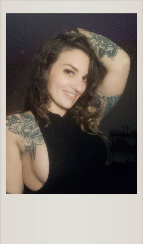 thesmuttymystic model sexy img