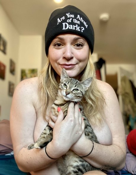 lindsaymariefelton hot actress archive