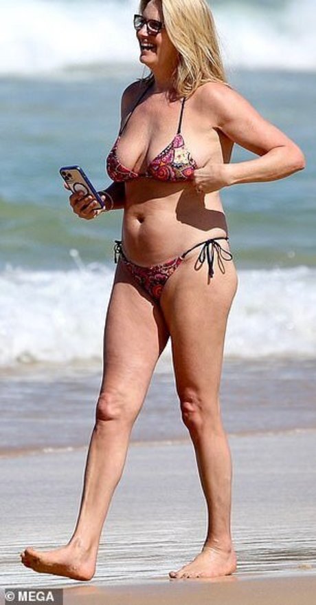 Penny Lancaster star naked images