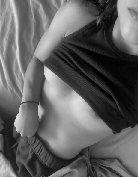 Sofia Valeria model erotic pics