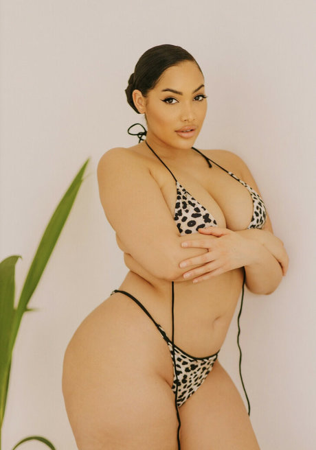 parisxhk model hot pics