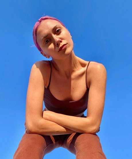 Alyson Stoner star sexy photos