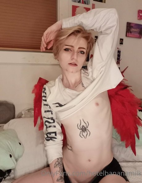 hotelbananamilk nudes model pictures