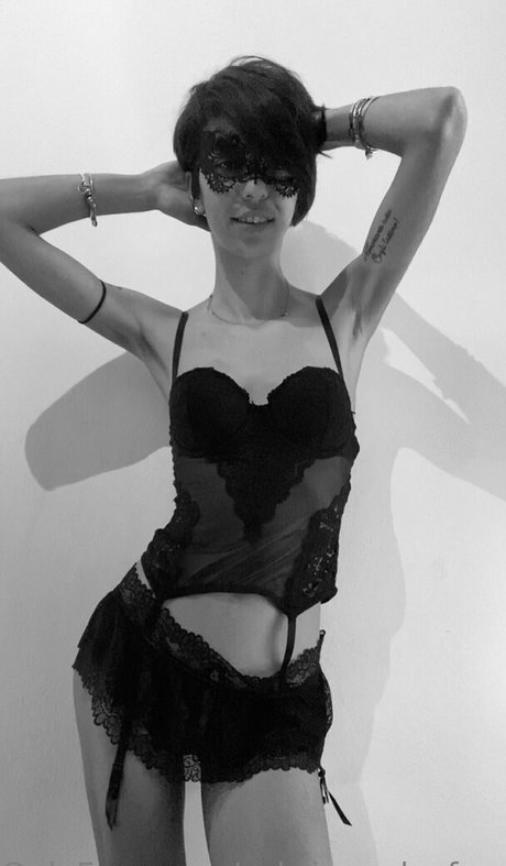 sabrinaealecfree nudes model images