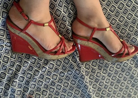 latinafeetj model perfect pictures